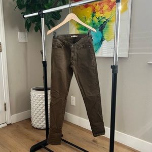 711 skinny size 27x32